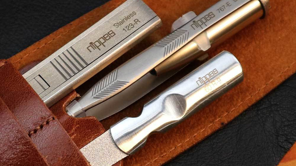 牛革ケースに収まったハンドケアセット NIPPES 社の人気商品